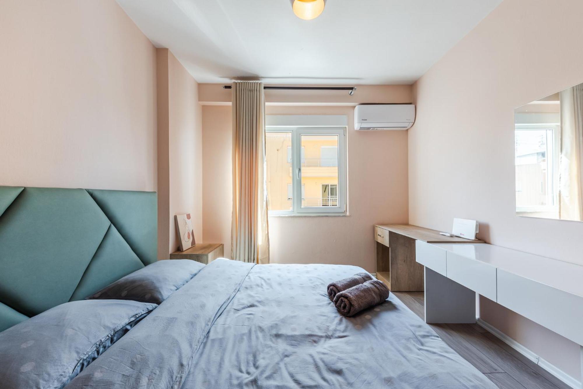 Sunny Central Apartment Durres Bagian luar foto