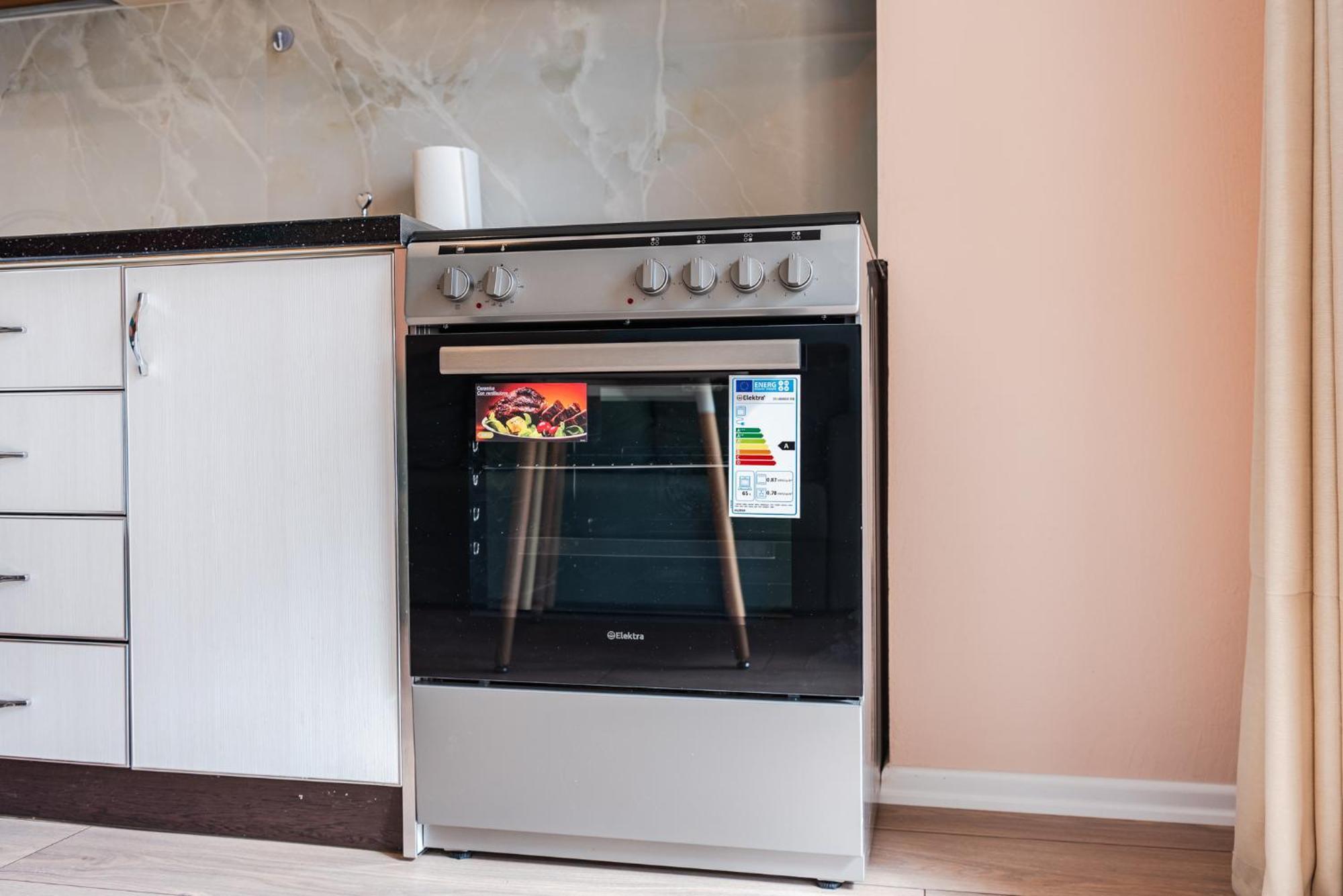 Sunny Central Apartment Durres Bagian luar foto